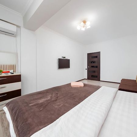 Appartments " Zhetysu-4" Alma-Ata Buitenkant foto