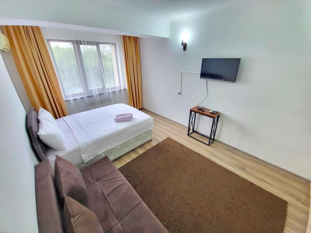 Appartments " Zhetysu-4" Alma-Ata Buitenkant foto