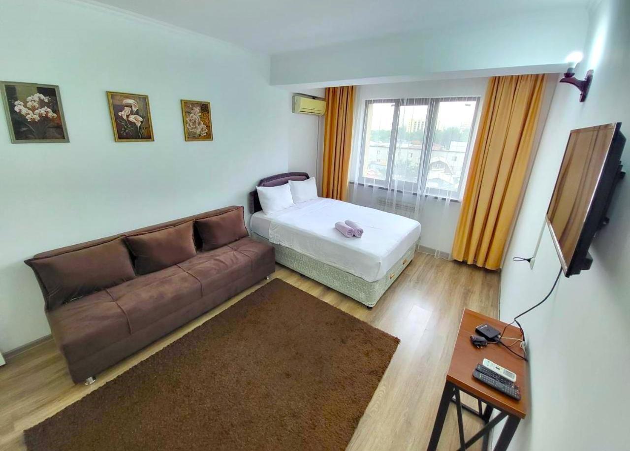 Appartments " Zhetysu-4" Alma-Ata Buitenkant foto