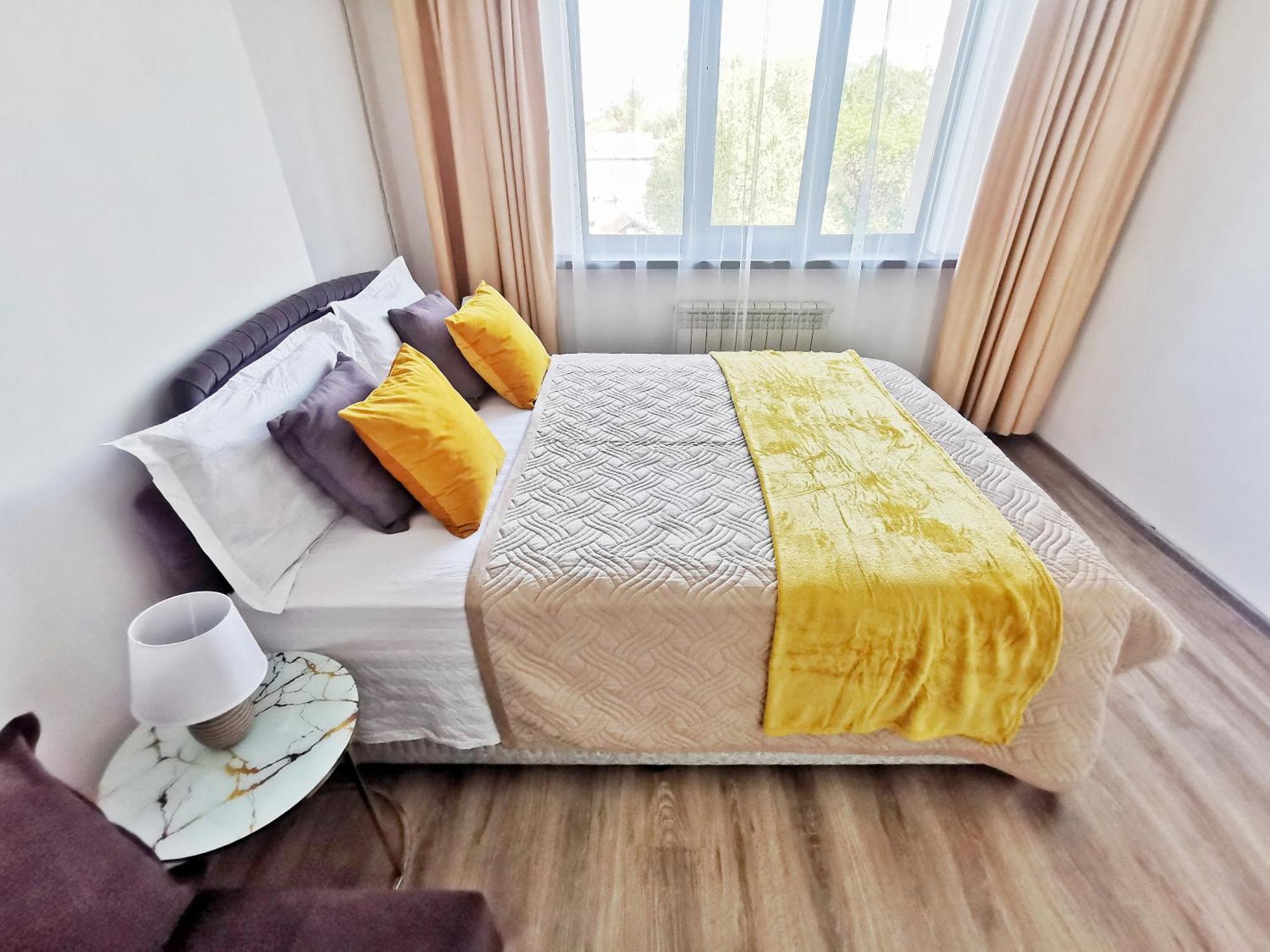 Appartments " Zhetysu-4" Alma-Ata Buitenkant foto