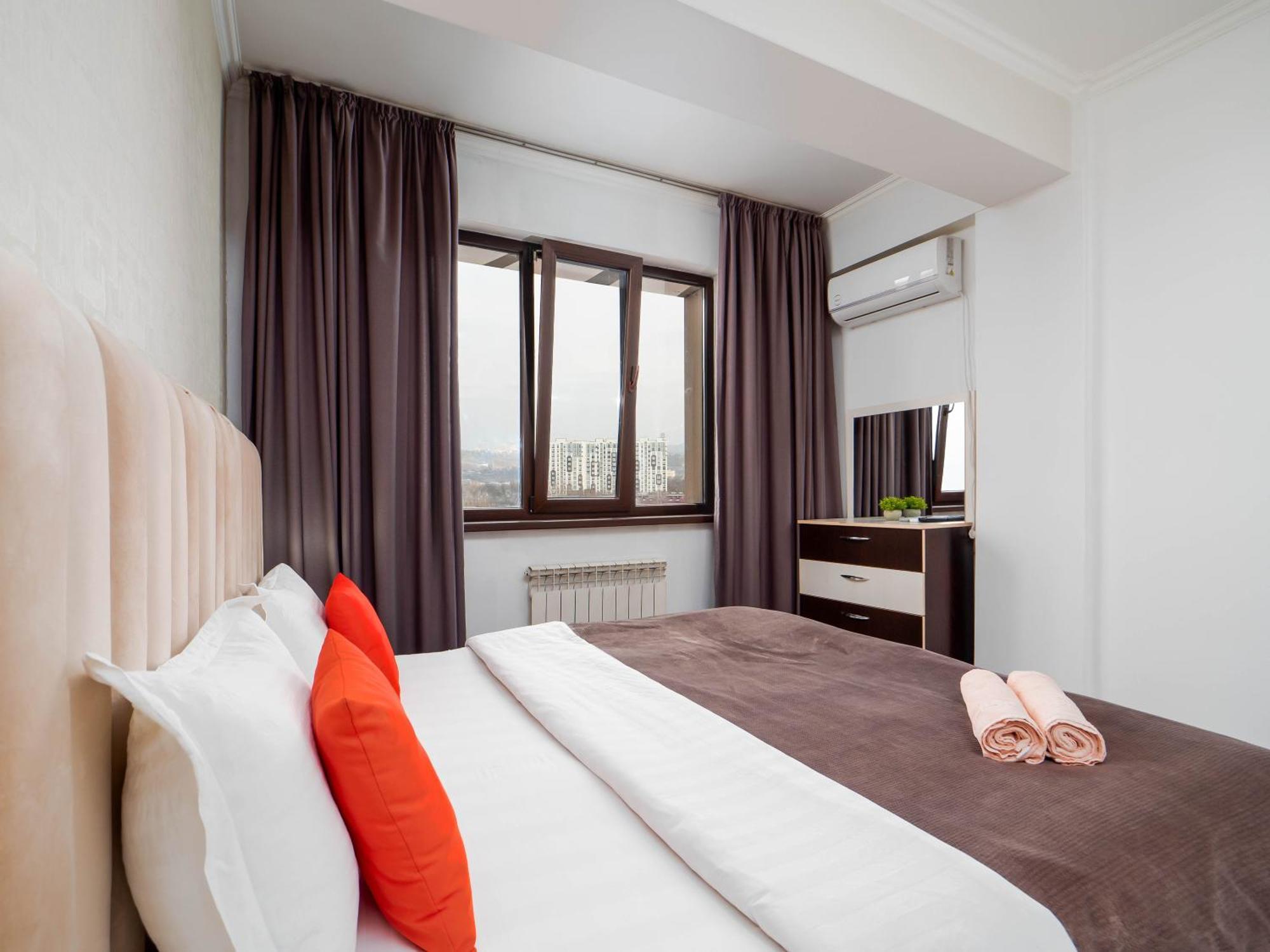 Appartments " Zhetysu-4" Alma-Ata Buitenkant foto